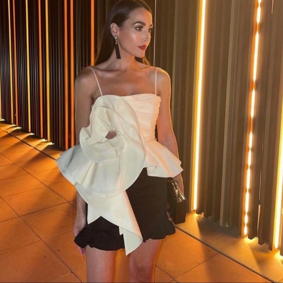 ZARA Voluminous Flower Top Limited Edition - Picture 3 of 10